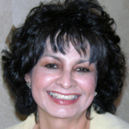 Headshot of Rosa Moreno